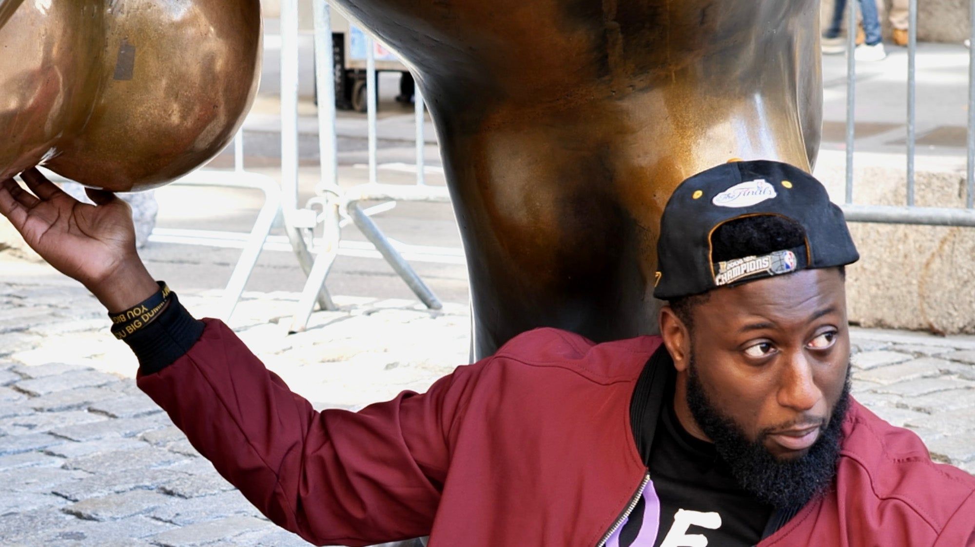 MANSCAPED™ Raises Awareness for Testicular Cancer by Grasping Iconic New York Tradition